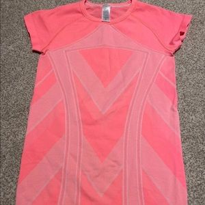 Ivivia Lululemon size 10 neon orange swiftly tee